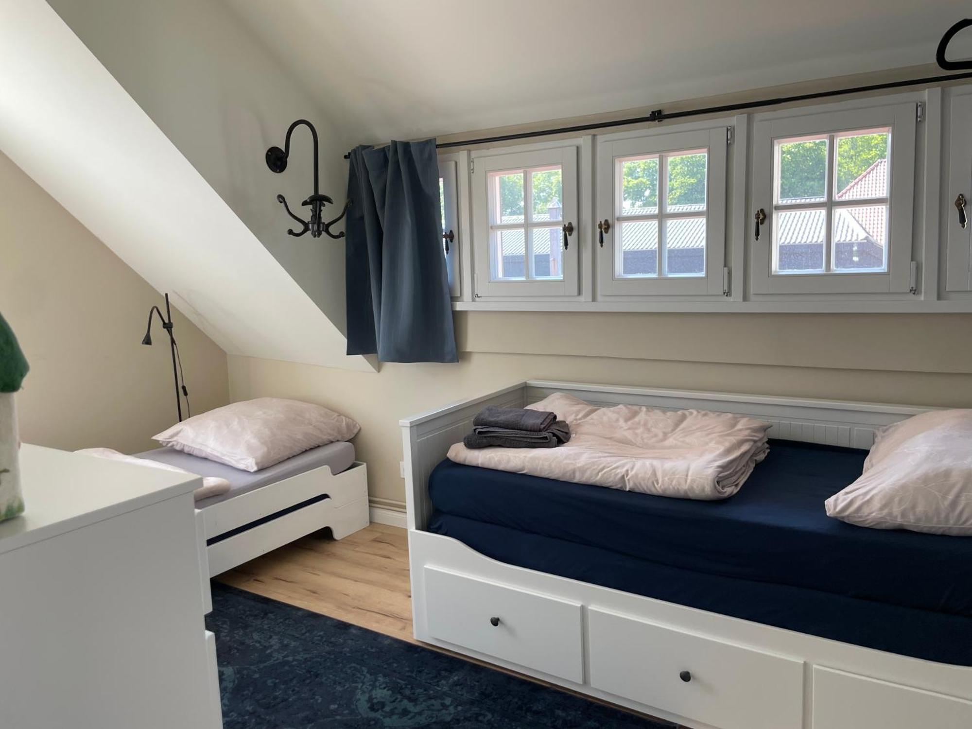 Luxus Lindenhof Apartments -Ferienwohnungen In Friesland An Der Nordsee Am Naturschutzgebiet Urwald Neuenburg  Zimmer foto
