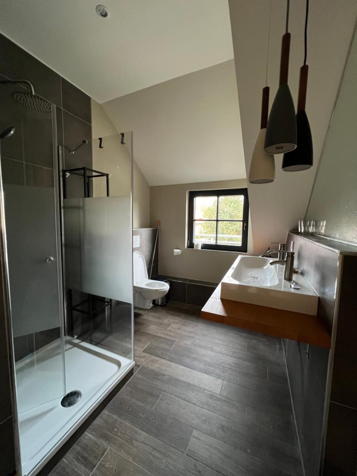 Luxus Lindenhof Apartments -Ferienwohnungen In Friesland An Der Nordsee Am Naturschutzgebiet Urwald Neuenburg  Zimmer foto